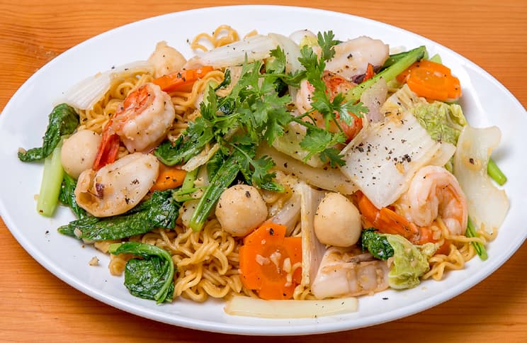 Mì xào hải sản