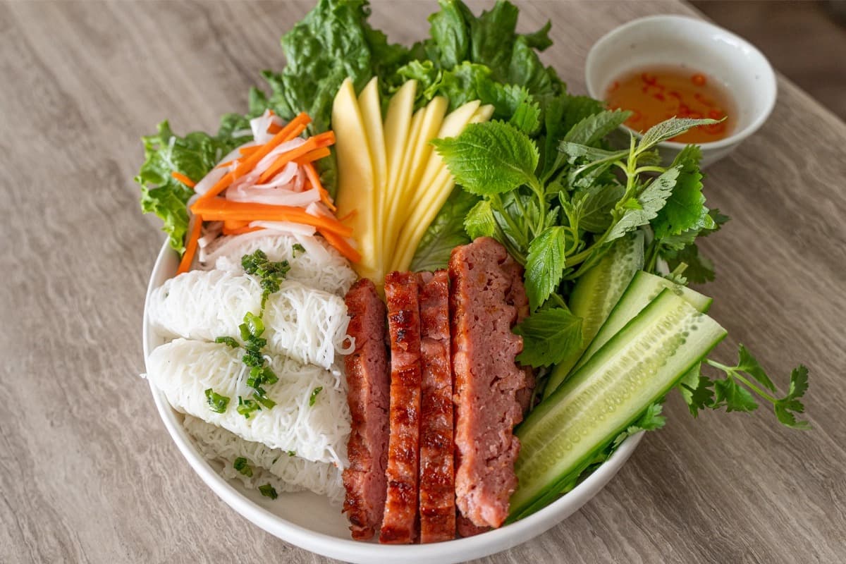 Nem nướng - bánh hỏi